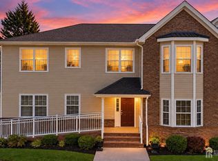 189 Sunshine Dr, Piscataway, NJ 08854