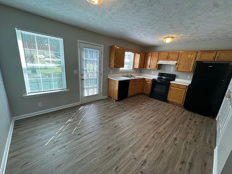 2442 Willowbrook Dr — Photo 5
