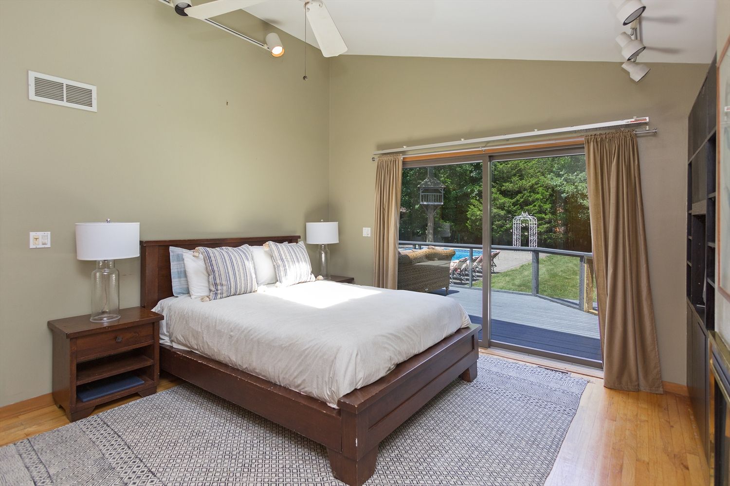  DEN ON MAIN LEVEL (SET UP CURRENTLY WITH BED)