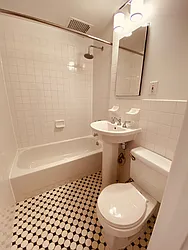 Rented by Metropolis Real Estate of Manhattan