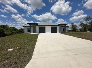 2122 Armour Rd #2122, Lehigh Acres, FL 33973