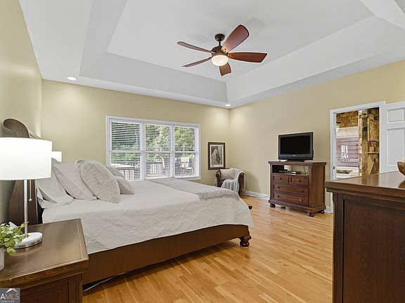 17th image of 1091 Echota Rd