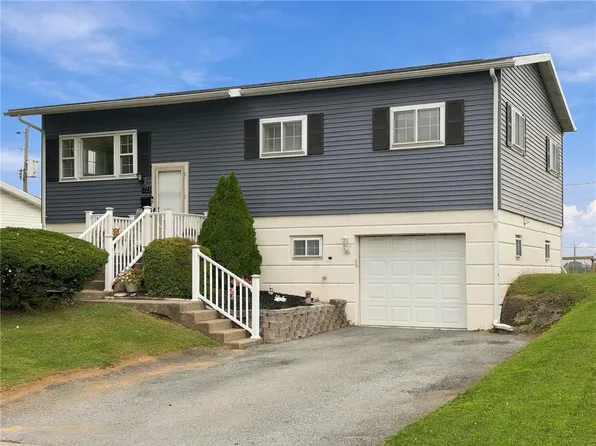 723 Circle Dr, Catasauqua, PA 18032