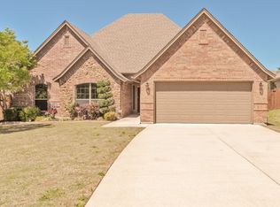 3004 S College Ave, Decatur, TX 76234