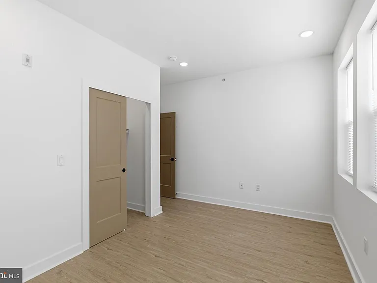 4021 Brown St #3 — Photo 7