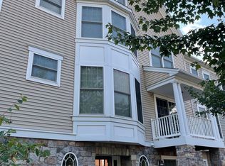 200 Cobblestone Dr, Ardmore, PA 19003