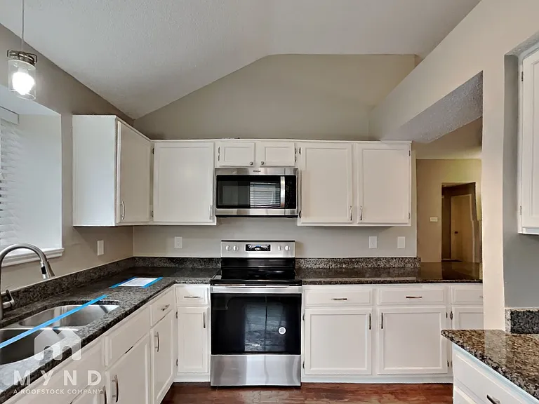 208 S Malone Rd — Photo 2