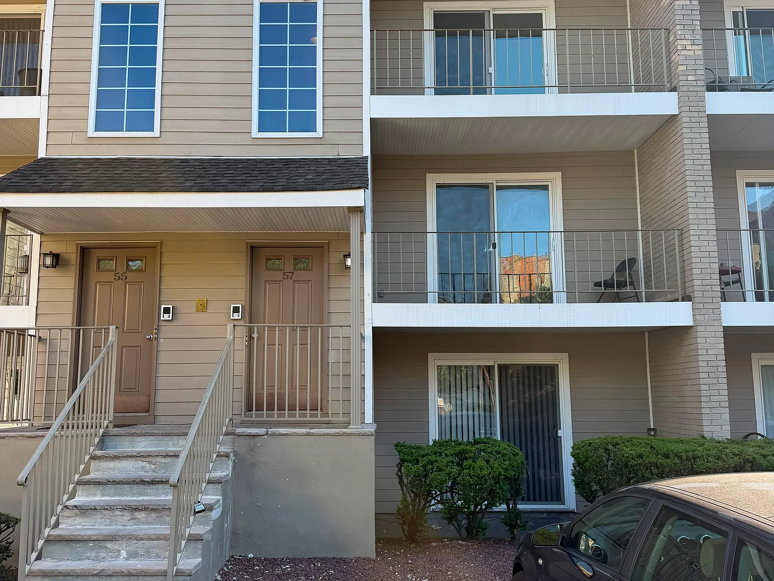 2 bed, 800 sqft, $2,200 — Photo 1