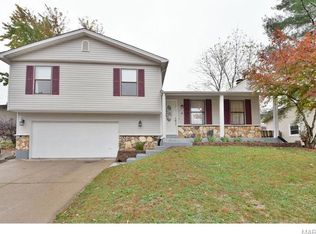 116 Whispering Oaks Dr, Saint Charles, MO 63304