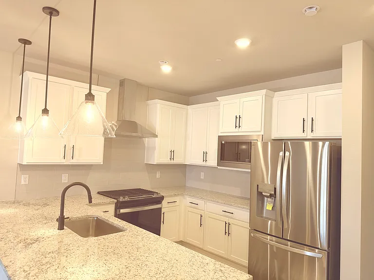 2740 Bear Springs Cir — Photo 12