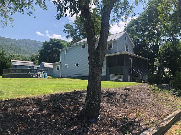 4th image of 1301 Richmond St