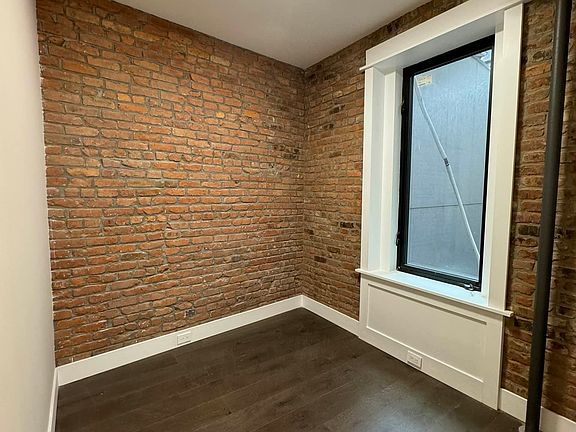 5th image of 49 Prince St #2B