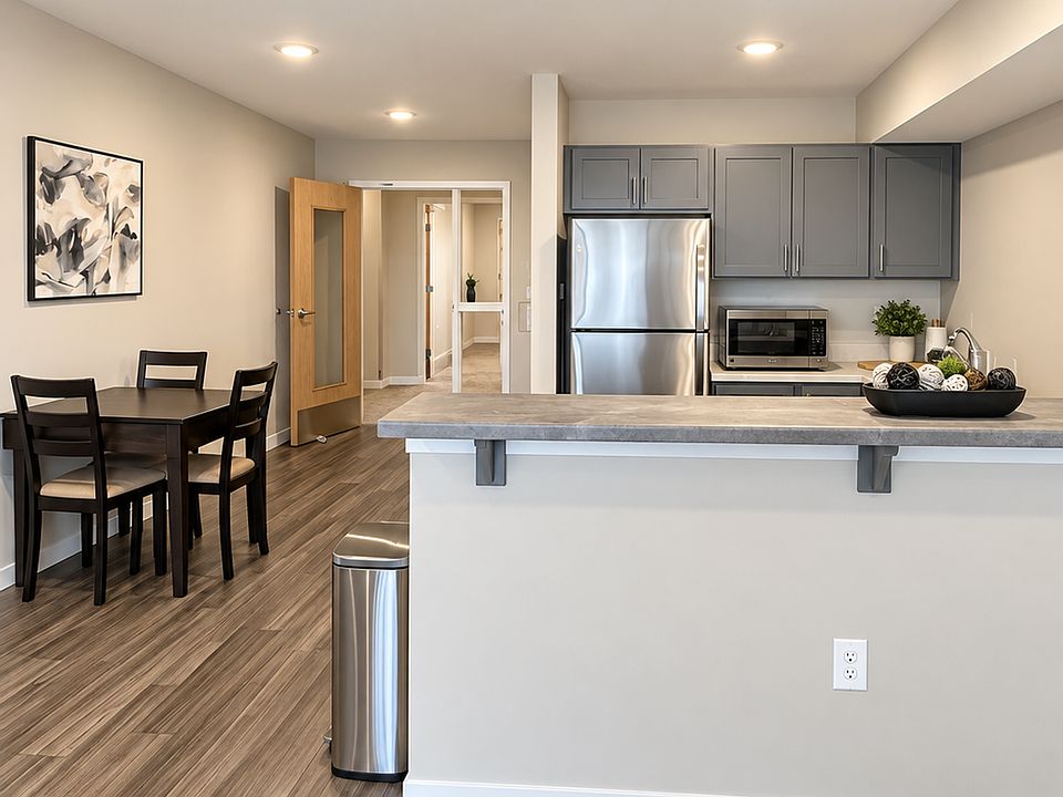 1st image of 200 19th Ave NW #202
