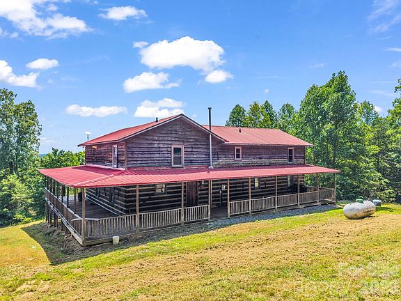 2nd image of 156 Carpenters Knob Dr