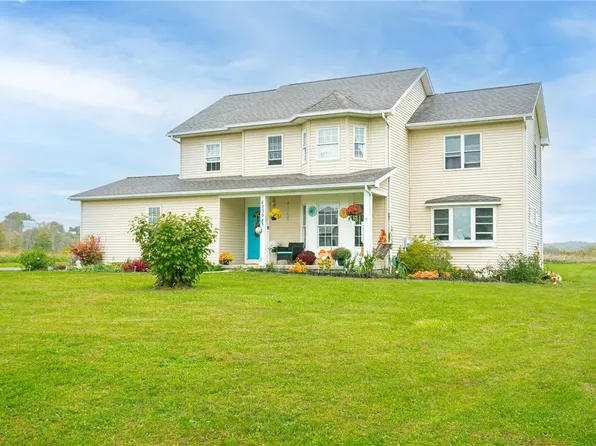4230 Greenfield Dr, Marion, NY 14505