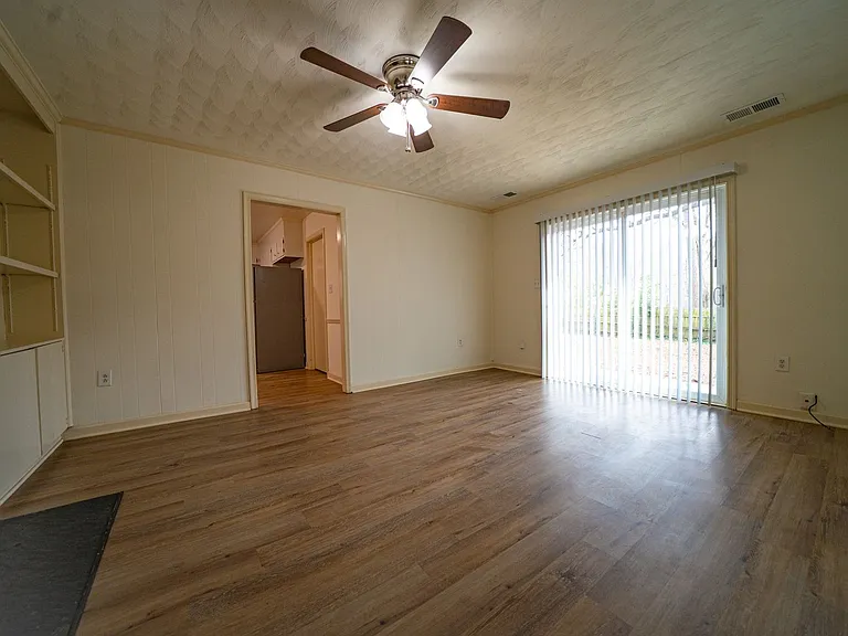2106 Wellwood Cir — Photo 5