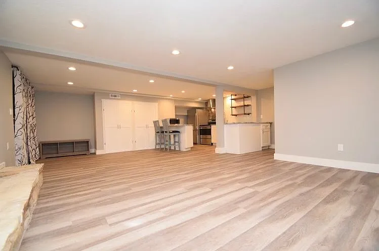 2 bed, 1161 sqft, $1,985 — Photo 3