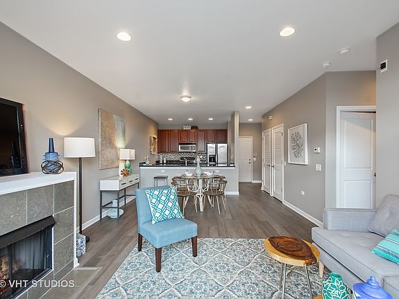 4th image of 2472 W Foster Ave APT 307
