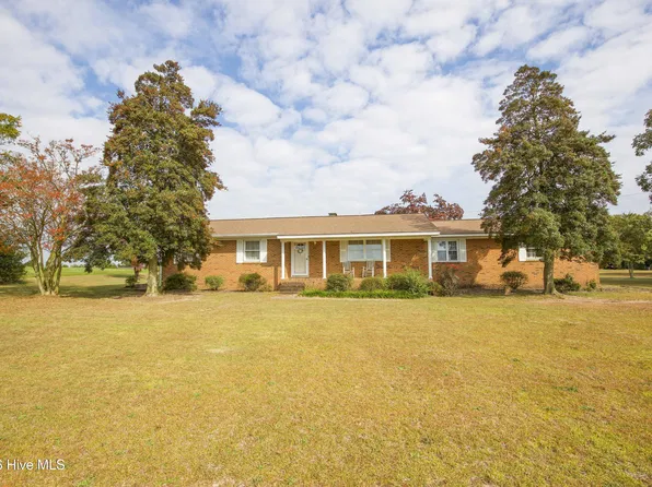 1257 Lobelia Road, Vass, NC 28394