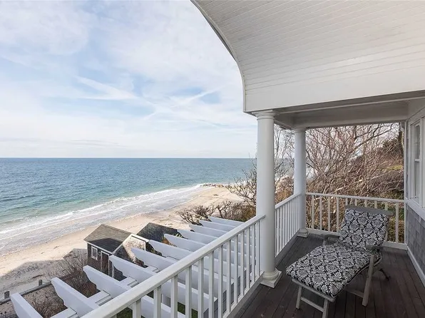 18 Oak St, Wading River, NY 11792