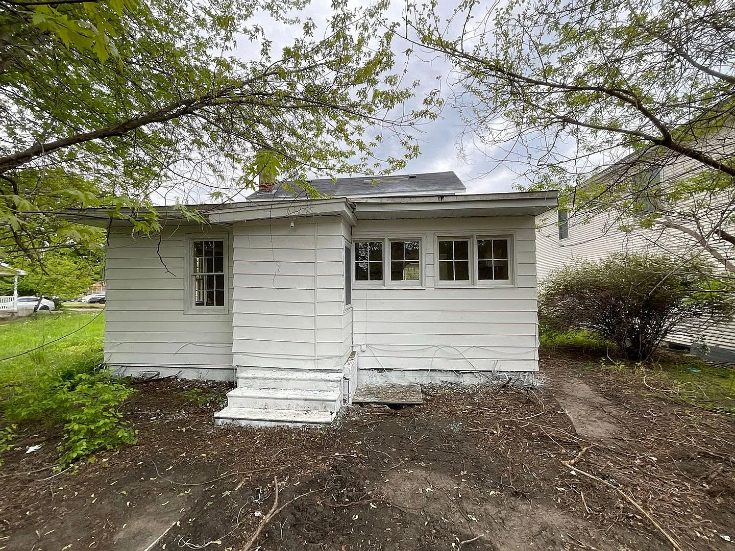 Beautifully Renovated 3-Bedroom Home in Benton Harbor — Photo 2
