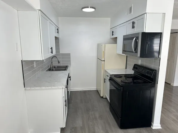 3333 Breckenridge Ln #1, Louisville, KY 40220