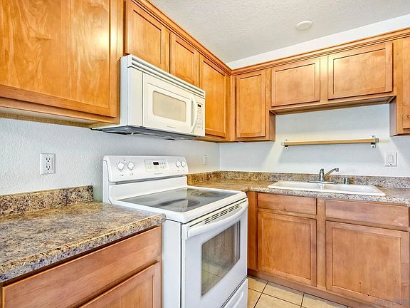 5th image of 3285 Ocean View Blvd Unit 14