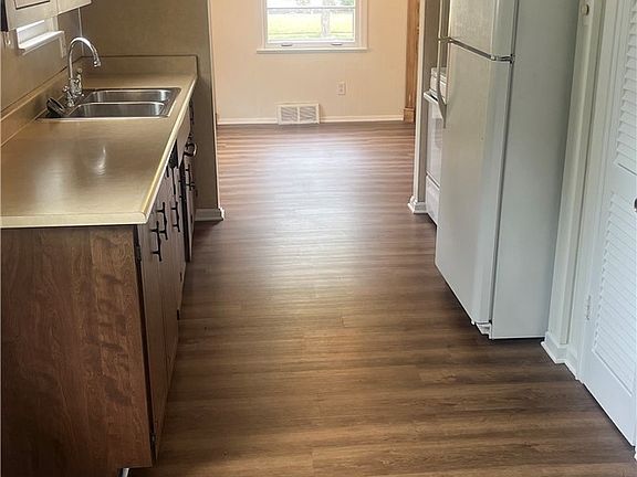 2nd image of 1240 Orchard Heights Dr