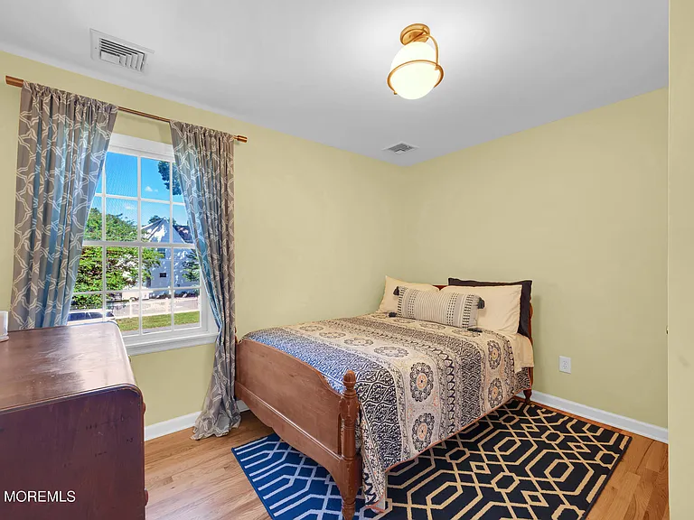 402 Morgan Pkwy — Photo 24