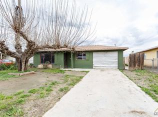 10917 Glencoe Pl, Lamont, CA 93241