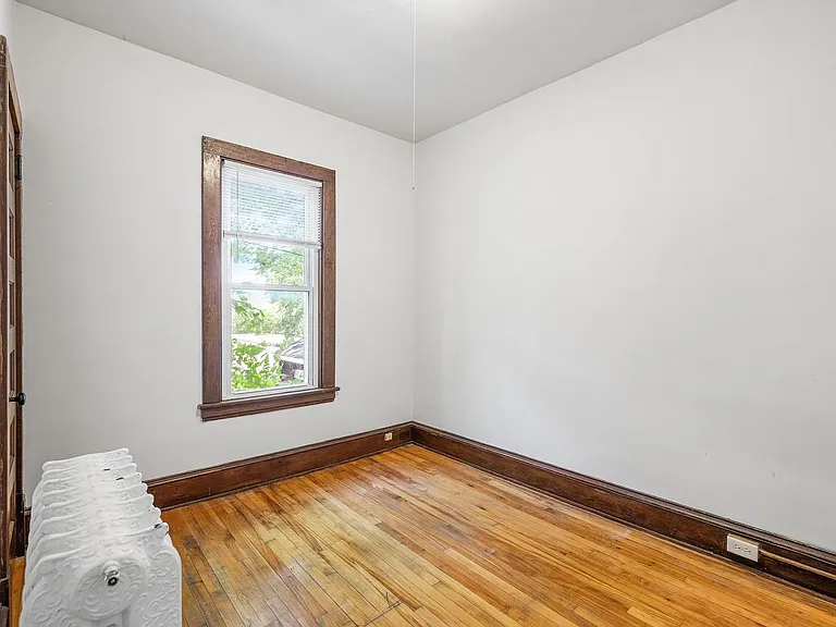 Doolittle 2735 Humboldt Ave S — Photo 9
