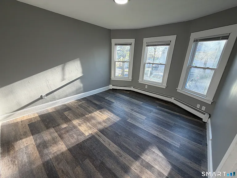 402 Allen St — Photo 13