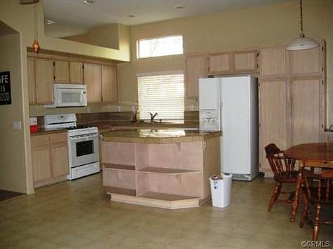 2nd image of 3677 W Menlo Ave
