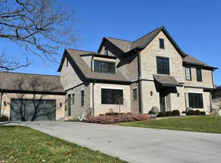 2504 Onandaga Dr, Upper Arlington, OH 43221