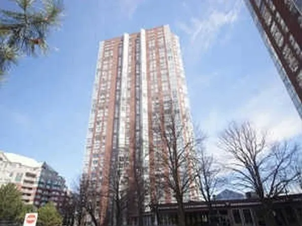 7 Concorde Pl, North York, ON