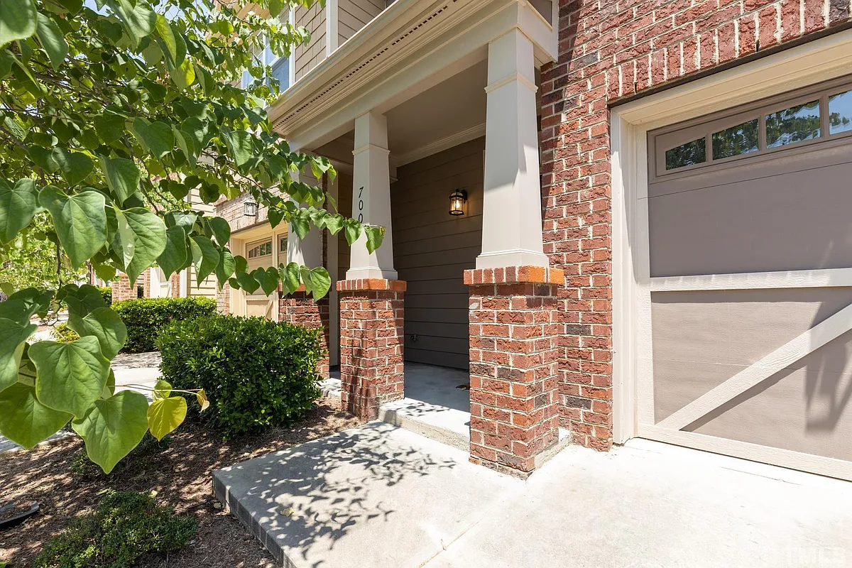 Building Photo - 700 Mardonie Reach Ln