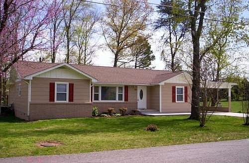 1st image of 102 Dogwood Ln