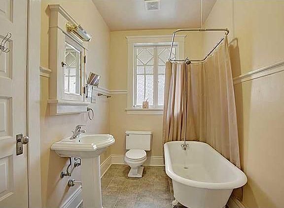 5th image of 1639 Valence St
