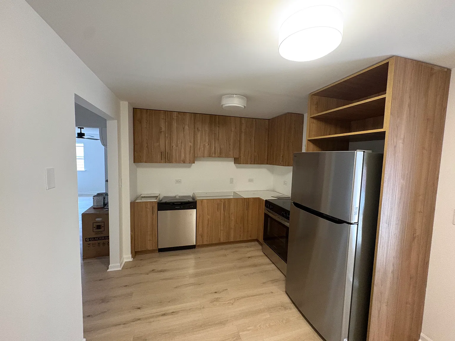 3 bed, 1250 sqft, $2,100 — Photo 2