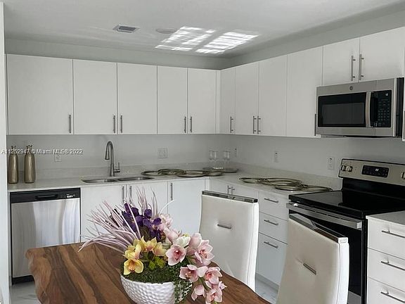 4th image of 25885 SW 144th Ave #1