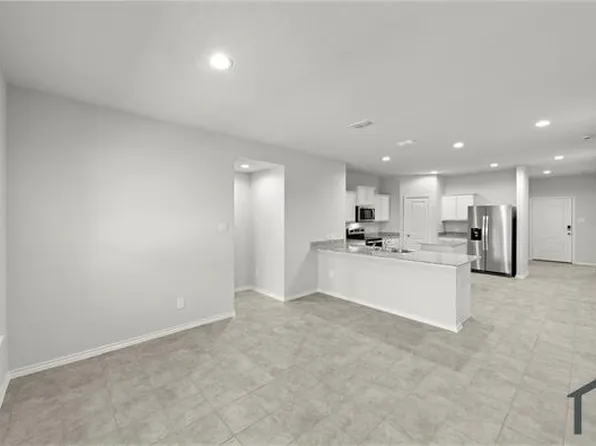 317 Bent Oak Dr, Fort Worth, TX 76131