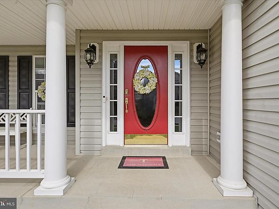 2nd image of 18714 Drummond Pl