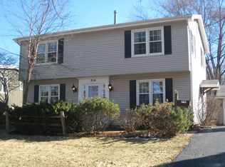 216 S 15th St, St Charles, IL 60174
