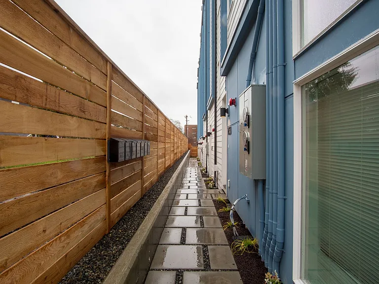 1413 E Yesler Way #A — Photo 69