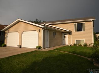 1114 N West Ave, Madison, SD 57042