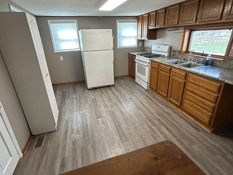 307 Sycamore St — Photo 5