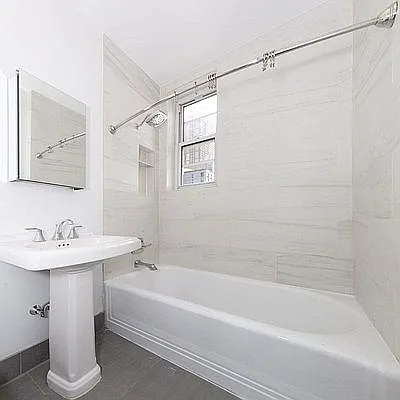 Rented by Avenues Real Estate | media 4