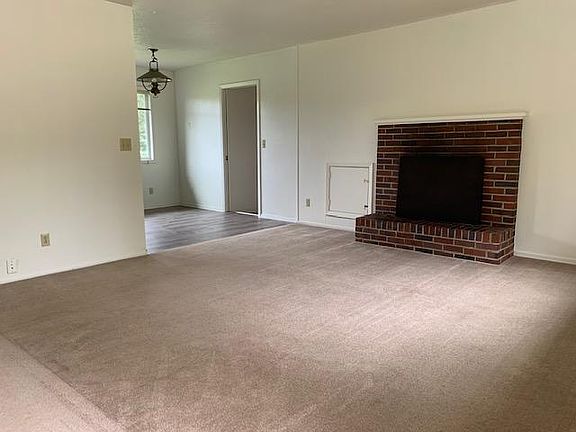 2nd image of 24695 NW Groveland Dr