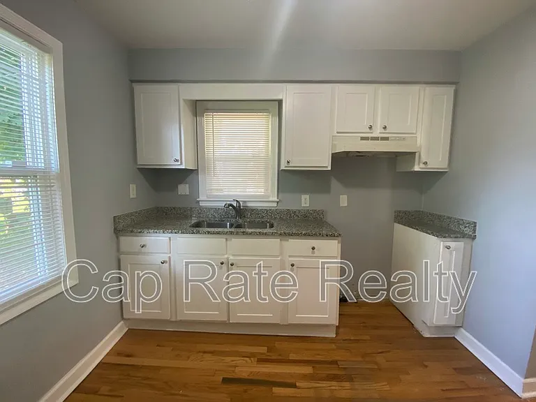 2299 Hamilton Ave — Photo 5