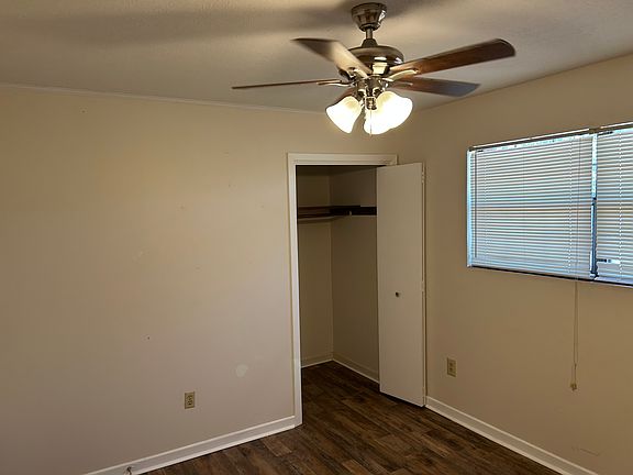 2nd image of 424 Eastley Ct